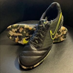 BNIB Nike Gato II Indoor Soccer / Casual Shoes